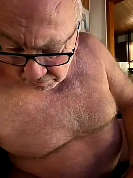 Snapshot of biggandybig chatting on 11/12/25, 10:09 biggandybig online show from 11/12/25, 10:09