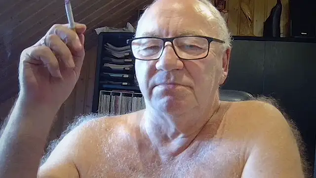 Snapshot of biggandybig chatting on 11/14/25, 12:04 biggandybig online show from 11/14/25, 12:04