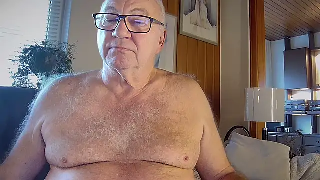 Snapshot of biggandybig chatting on 11/16/25, 12:44 biggandybig online show from 11/16/25, 12:44