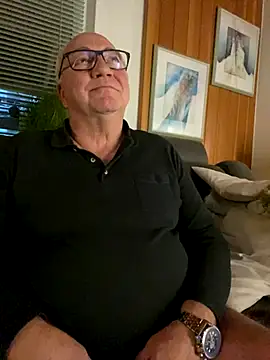 Snapshot of biggandybig chatting on 11/20/25, 07:35 biggandybig online show from 11/20/25, 07:35