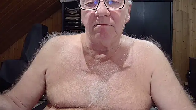 Snapshot of biggandybig chatting on 11/26/25, 10:44 biggandybig online show from 11/26/25, 10:44