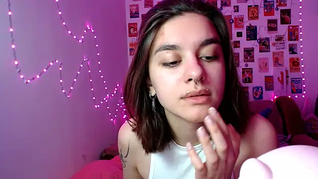 Snapshot of Celine_Dionn chatting on 12/12/24, 12:01 Celine Dionn online show from 12/12/24, 12:01