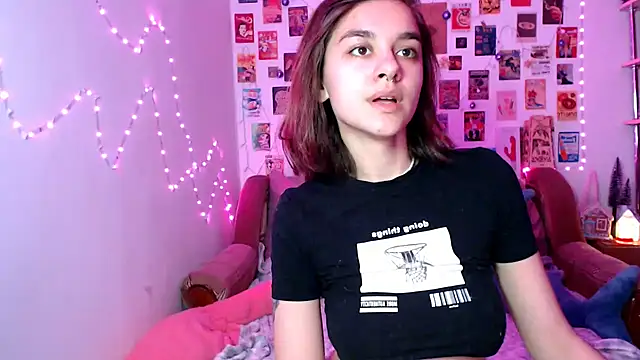 Snapshot of Celine_Dionn chatting on 12/13/24, 05:43 Celine Dionn online show from 12/13/24, 05:43