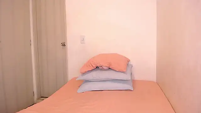 Snapshot of Megan_mancini chatting on 11/11/25, 11:38 Megan mancini online show from 11/11/25, 11:38