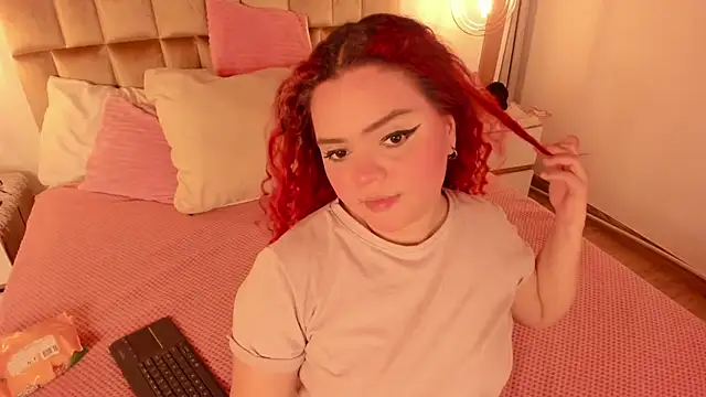 Twwiiggy online show from 01/04/25, 08:05