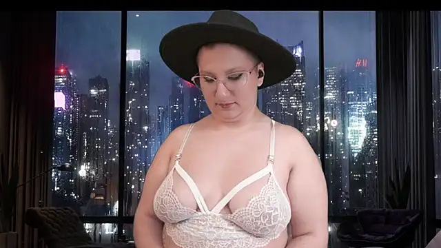 Ximenna Cruz online show from 12/19/24, 08:13