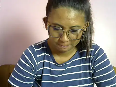 Snapshot of karen_sexy69 chatting on 11/28/25, 05:26 karen sexy69 online show from 11/28/25, 05:26