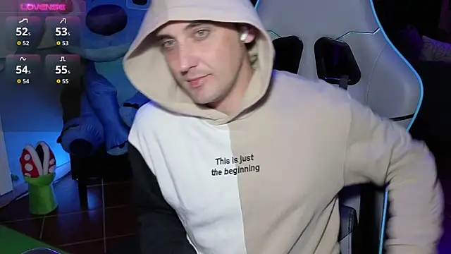 Snapshot of Gil_gamesh90 chatting on 10/13/25, 07:47 Gil gamesh90 online show from 10/13/25, 07:47