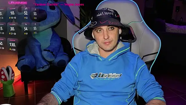 Snapshot of Gil_gamesh90 chatting on 10/31/25, 04:08 Gil gamesh90 online show from 10/31/25, 04:08