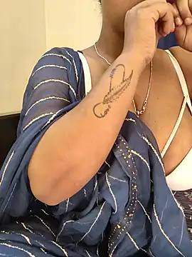 Divya girl online show from 12/16/25, 09:58