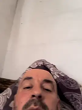 Snapshot of mitulik84 chatting on 12/17/25, 09:04 mitulik84 online show from 12/17/25, 09:04