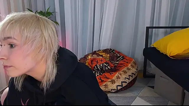 EmmyAmbros online show from 06/03/26, 09:42