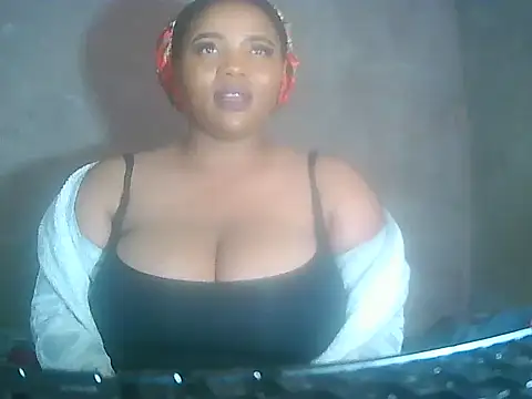 Snapshot of CardieKarie20 chatting on 09/16/25, 11:55 CardieKarie20 online show from 09/16/25, 11:55