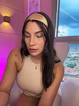 Snapshot of SaharaRush_ chatting on 02/16/26, 10:28 SaharaRush online show from 02/16/26, 10:28