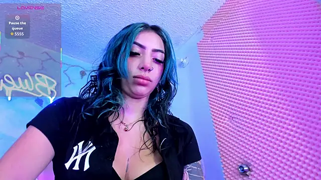 SaturnooStonee online show from 05/22/26, 03:13