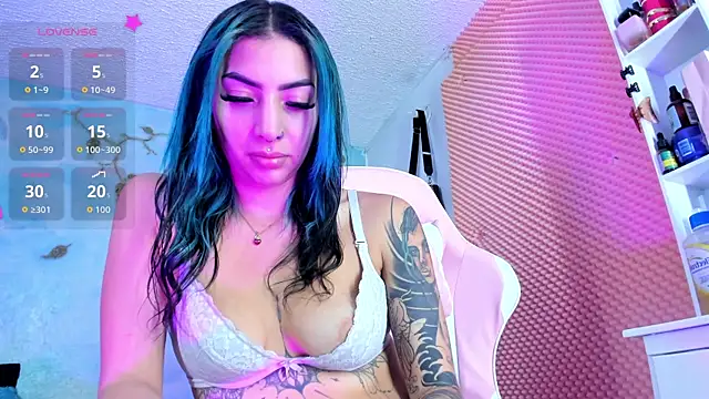 SaturnooStonee online show from 06/08/26, 12:25