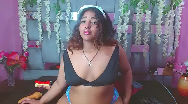 Sofia Hernandez  online show from 12/07/24, 06:48