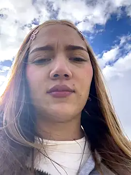 Snapshot of melody-dy chatting on 09/12/25, 09:04 melody-dy online show from 09/12/25, 09:04