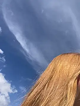 Snapshot of melody-dy chatting on 09/19/25, 07:47 melody-dy online show from 09/19/25, 07:47