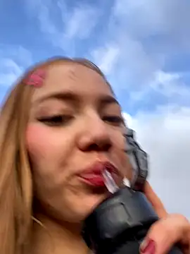 Snapshot of melody-dy chatting on 10/15/25, 10:10 melody-dy online show from 10/15/25, 10:10