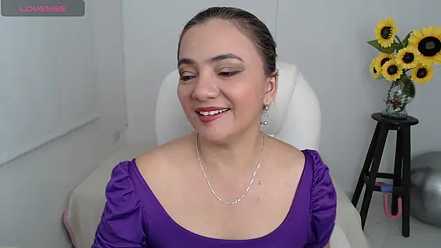 ana milf online show from 10/13/25, 12:49
