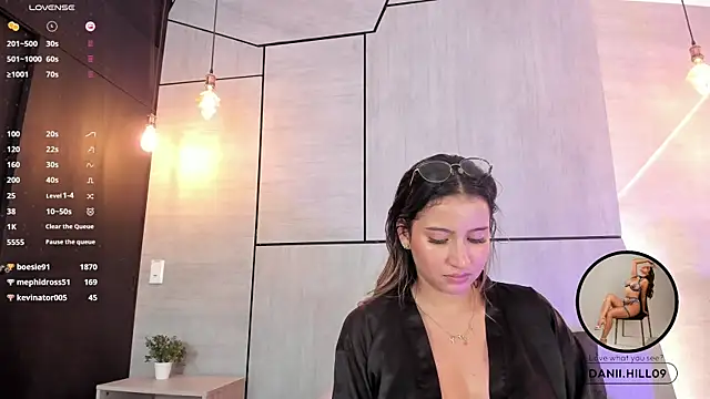 danii hill  online show from 12/13/24, 07:25