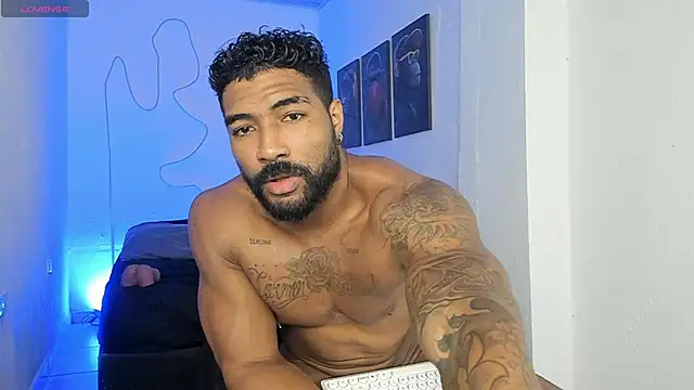 Snapshot of Xander_Str0ng chatting on 10/17/25, 01:14 Xander Str0ng online show from 10/17/25, 01:14