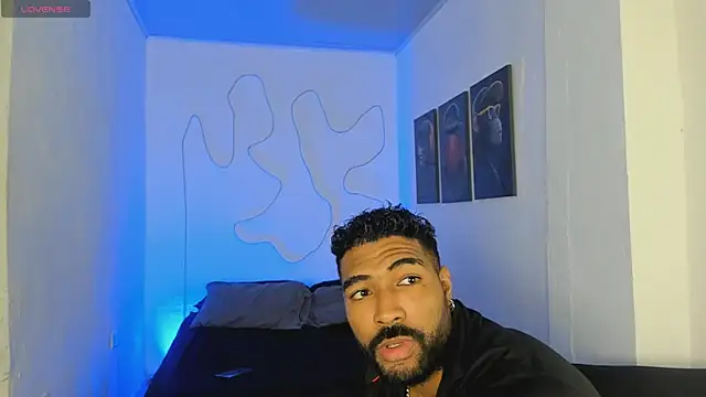 Snapshot of Xander_Str0ng chatting on 11/05/25, 12:38 Xander Str0ng online show from 11/05/25, 12:38