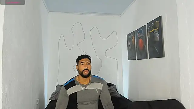 Snapshot of Xander_Str0ng chatting on 11/08/25, 11:32 Xander Str0ng online show from 11/08/25, 11:32