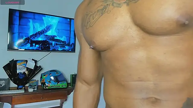 Snapshot of Xander_Str0ng chatting on 11/09/25, 12:14 Xander Str0ng online show from 11/09/25, 12:14