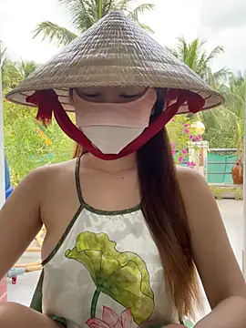 Snapshot of BabyThree_ chatting on 10/20/25, 08:26 BabyThree online show from 10/20/25, 08:26