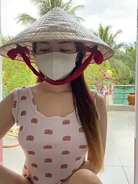 Snapshot of BabyThree_ chatting on 10/26/25, 07:58 BabyThree online show from 10/26/25, 07:58