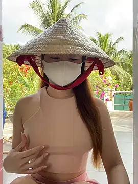 Snapshot of BabyThree_ chatting on 10/27/25, 08:07 BabyThree online show from 10/27/25, 08:07