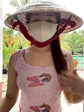 Snapshot of BabyThree_ chatting on 11/12/25, 08:15 BabyThree online show from 11/12/25, 08:15