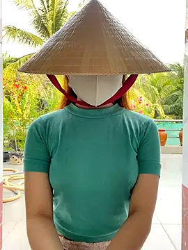 Snapshot of BabyThree_ chatting on 11/14/25, 08:35 BabyThree online show from 11/14/25, 08:35