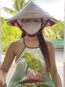 Snapshot of BabyThree_ chatting on 11/18/25, 07:24 BabyThree online show from 11/18/25, 07:24