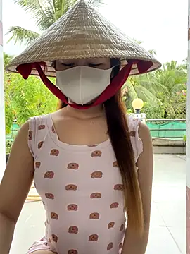 Snapshot of BabyThree_ chatting on 11/20/25, 07:41 BabyThree online show from 11/20/25, 07:41