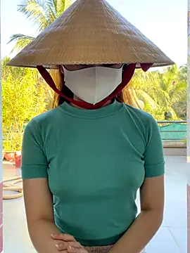 Snapshot of BabyThree_ chatting on 11/30/25, 08:29 BabyThree online show from 11/30/25, 08:29