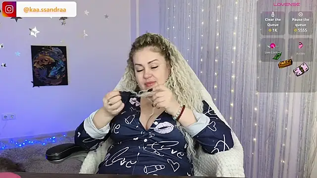 misskaassandraa online show from 12/19/24, 08:34