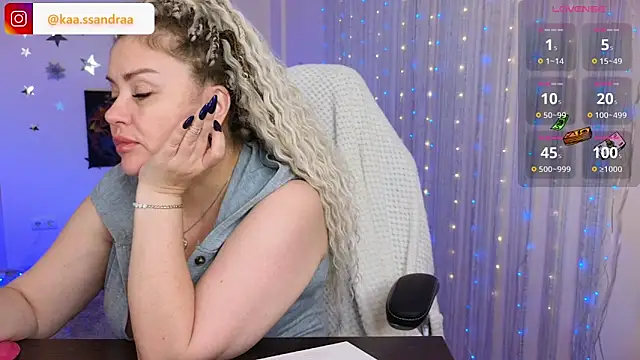 misskaassandraa online show from 12/26/24, 08:11