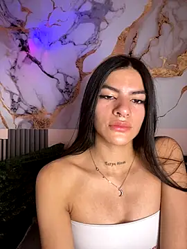 liss hot  online show from 11/06/25, 09:59