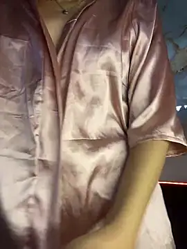 liss hot  online show from 11/18/25, 09:41