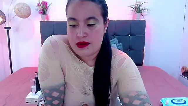 Snapshot of mia_xx1 chatting on 02/05/26, 03:55 mia xx1 online show from 02/05/26, 03:55