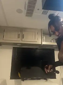 CUMQUEEN-XXX69 online show from 09/20/25, 03:51