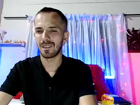 Snapshot of Tomas_Tylor chatting on 12/05/24, 01:14 Tomas Tylor online show from 12/05/24, 01:14