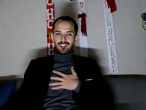 Snapshot of Tomas_Tylor chatting on 12/22/24, 03:22 Tomas Tylor online show from 12/22/24, 03:22