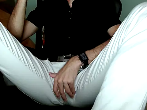Snapshot of Tomas_Tylor chatting on 03/07/26, 03:25 Tomas Tylor online show from 03/07/26, 03:25
