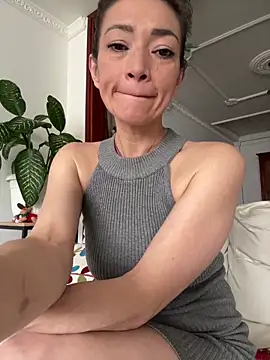 Yulia sx online show from 12/14/25, 07:51