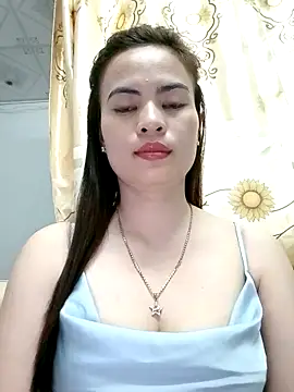 NgocQuyen2K online show from 02/13/25, 02:01