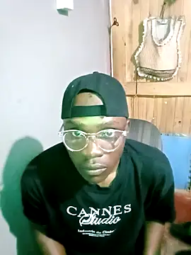 Snapshot of 199Gif chatting on 11/18/25, 12:42 199Gif online show from 11/18/25, 12:42